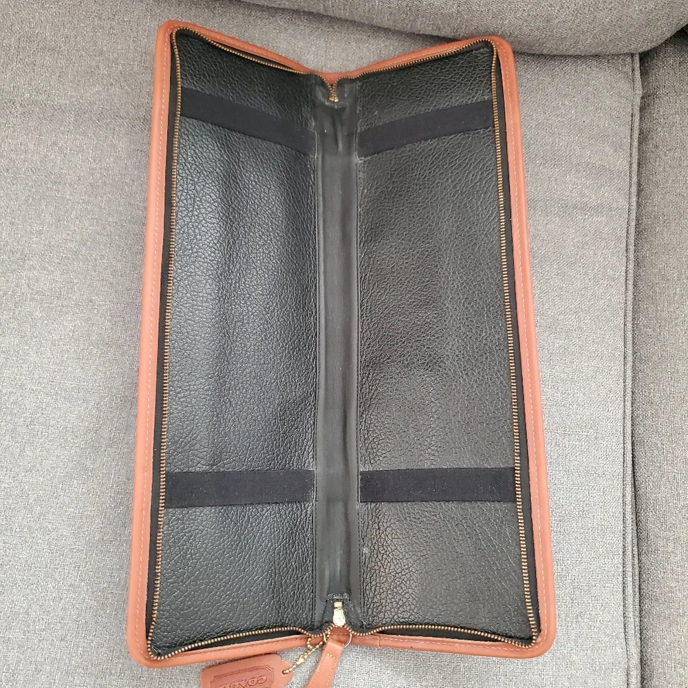 COACH VINTAGE BRITISH TAN LEATHER ACCESSORY'S/TIE TRAVEL CASE - Picture 5 of 16